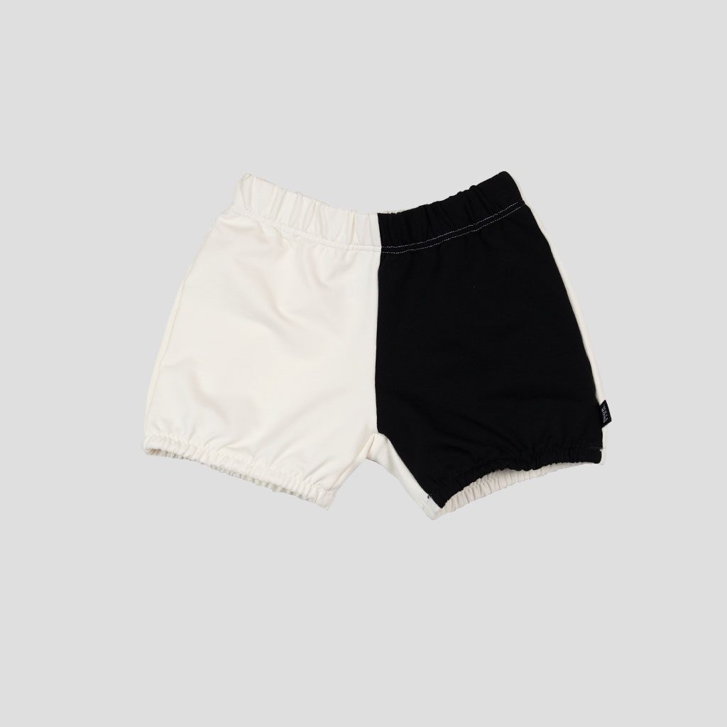 SHORT BOMBACHO DE ALGODÓN ORGÁNICO BLANCO ROTO Y NEGRO